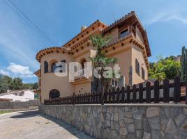 Houses (detached house), 221.00 m², near bus and train