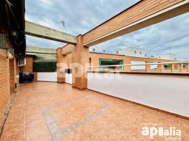 Àtic, 83.00 m², près de bus et de train