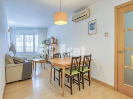 Pis, 84.00 m², près de bus et de train