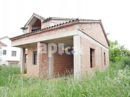  (xalet / torre), 150.00 m², presque neuf