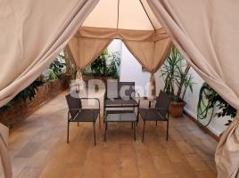 Pis, 220.00 m², حافلة قرب والقطار