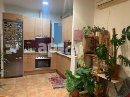 Flat, 50.00 m², close to bus and metro