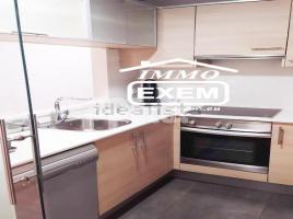Apartamento, 56.00 m², cerca de bus y tren, seminuevo