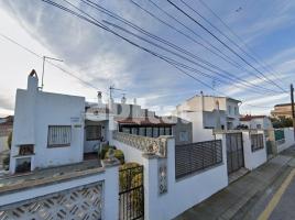 Casa (unifamiliar aislada), 98.00 m², cerca de bus y tren, seminuevo