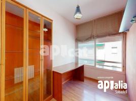 Flat, 76.00 m², near bus and train