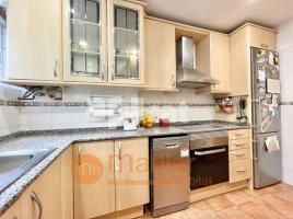 Pis, 72.00 m², على مقربة من الحافلات والمترو, Calle de Guipúscoa
