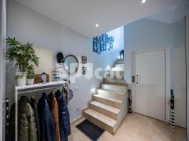 Casa (unifamiliar adossada), 271.00 m², prop de bus i tren, seminou
