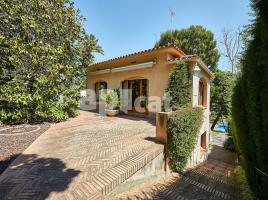 Casa (unifamiliar aislada), 337.00 m², cerca de bus y tren
