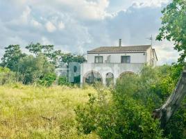дома (загородный дом), 673.00 m², pядом автобусный и железнодорожный