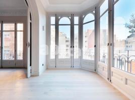 Flat, 270.00 m², close to bus and metro