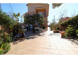 Unifamiliar adosada, 271.00 m²