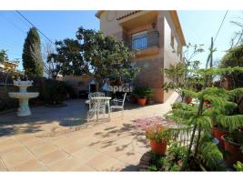 Unifamiliar adosada, 271.00 m²