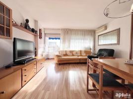 Pis, 80.00 m², près de bus et de train, eixample