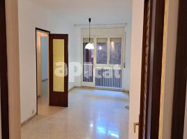 Pis, 77.00 m², prop de bus i tren