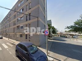 Pis, 60.00 m², près de bus et de train