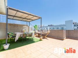 Attic, 58.00 m², near bus and train