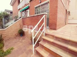 Dúplex, 101.00 m², cerca de bus y tren
