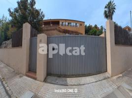 Casa (unifamiliar aislada), 203.00 m², cerca de bus y tren, seminuevo
