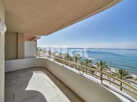 Piso, 110.00 m², cerca de bus y tren