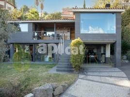 Casa (unifamiliar aislada), 338.00 m², cerca de bus y tren, Calle Elionor Cisa