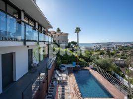 Casa (unifamiliar aislada), 308.00 m², cerca de bus y tren, seminuevo