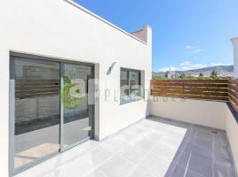 Àtic, 96.00 m², 附近的公共汽車和火車, 九成新