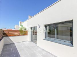 Àtic, 96.00 m², 附近的公共汽車和火車, 九成新