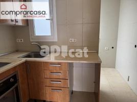 Pis, 67.00 m², prop de bus i tren