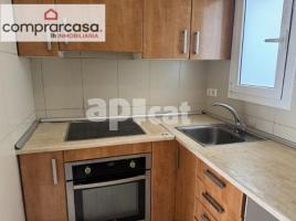 Pis, 67.00 m², prop de bus i tren