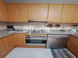 Pis, 85.00 m², prop de bus i tren, Les roquetes