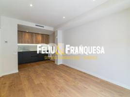 Louer pis, 85.00 m², près de bus et de train, presque neuf