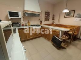 Piso, 180.00 m², cerca de bus y tren