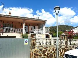 Casa (unifamiliar aislada), 215.00 m², cerca de bus y tren