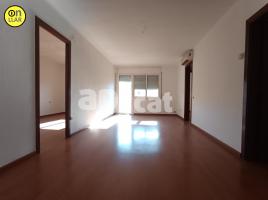 Pis, 72.00 m², حافلة قرب والقطار