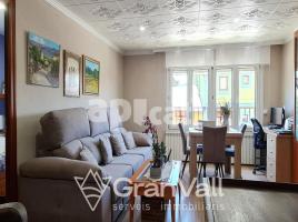 Apartament, 84.00 m², 附近的公共汽車和火車