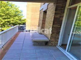 Pis, 108.00 m², على مقربة من الحافلات والمترو