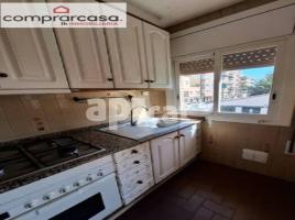 Pis, 73.00 m², prop de bus i tren
