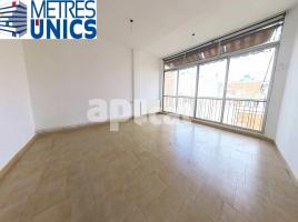 Квартиры, 77.00 m², pядом автобусный и железнодорожный, Calle de Sant Pere