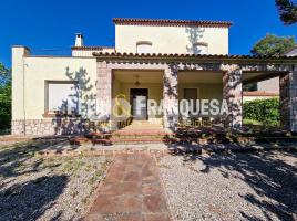 Houses (villa / tower), 330.00 m²