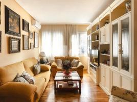 Pis, 80.00 m², 附近的公共汽車和火車, Pça. Cardona