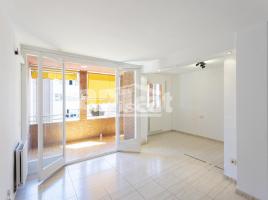 Pis, 101.00 m², 附近的公共汽車和火車, Calle d'Antoni Gaudí