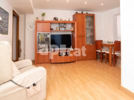 Pis, 57.00 m², prop de bus i tren