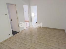 Flat, 55.00 m², near bus and train