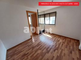 Pis, 67.00 m², près de bus et de train