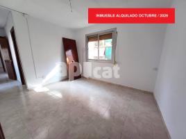 Pis, 54.00 m², près de bus et de train