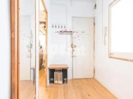Piso, 77.00 m², cerca de bus y tren