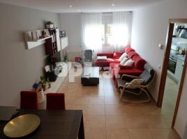 Dúplex, 105.00 m², cerca de bus y tren, seminuevo