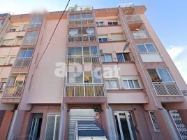 Flat, 74.00 m², near bus and train