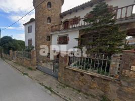 Houses (detached house), 362.00 m², near bus and train