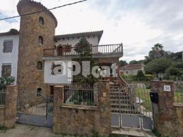 Houses (detached house), 362.00 m², near bus and train